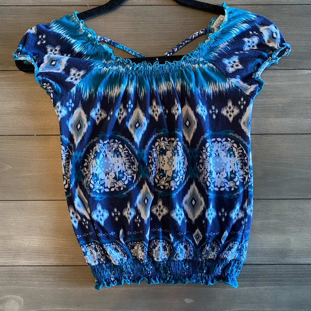 Cute fun blouse, light weight
